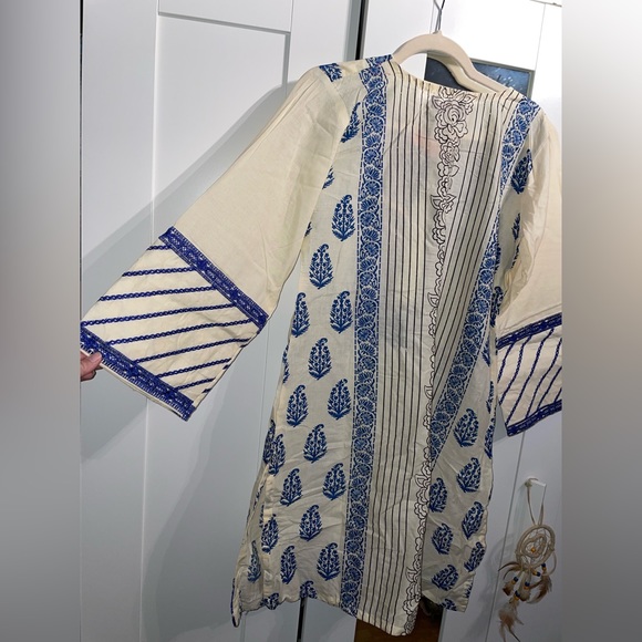 Dress - Picture 13 of 16